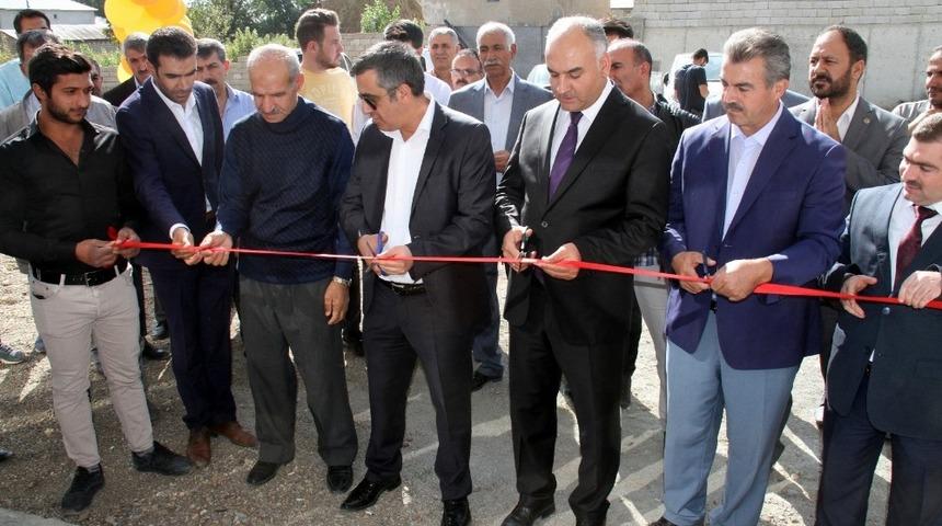 Fig&uuml;rleri mobilyaya işleyen iş yerinin a&ccedil;ılışı yapıldı