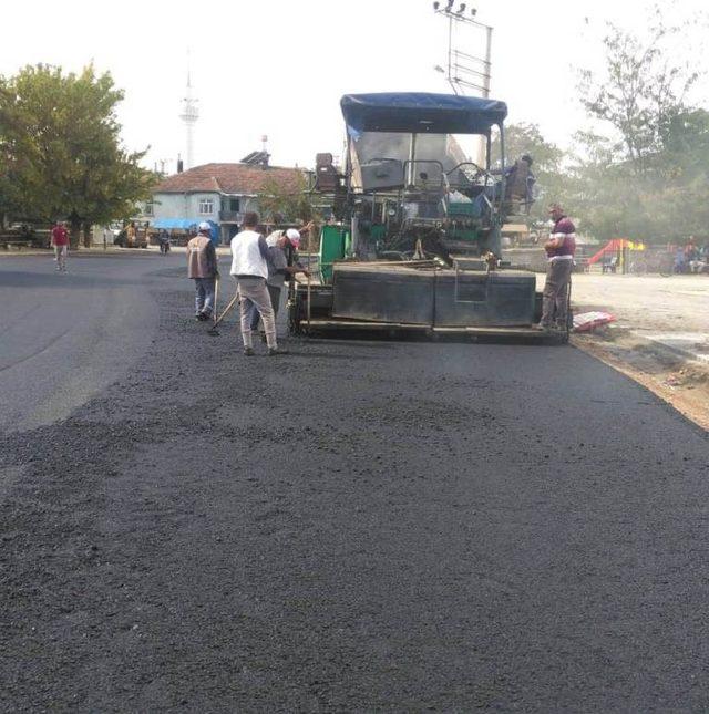 Seydişehir’de parke ve asfalt serimi sürüyor