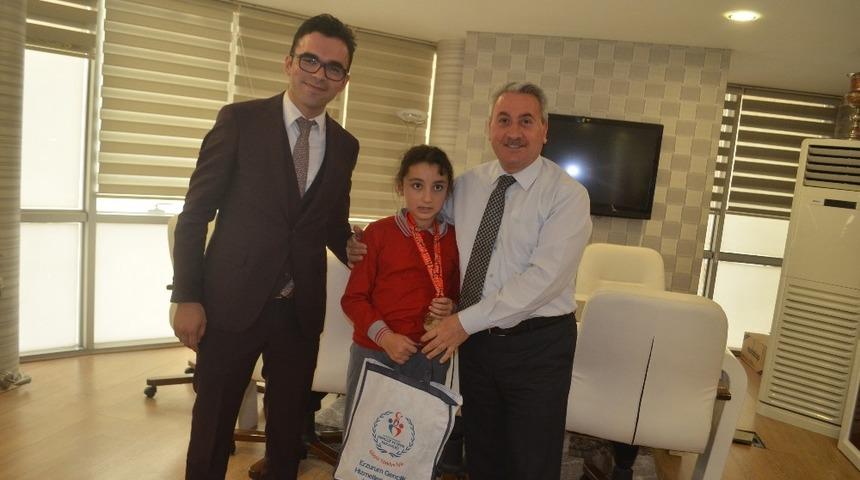 Hem pistte hem gönüllerde şampiyon