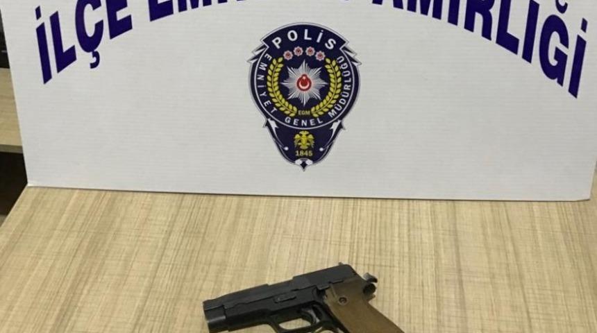 Tut polisi uygulamada silah ele ge&ccedil;irdi