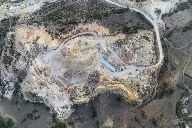 Balıkesir'in Sındırgı ilçesindeki Düvertepe'den kaolin fışkırıyor G1