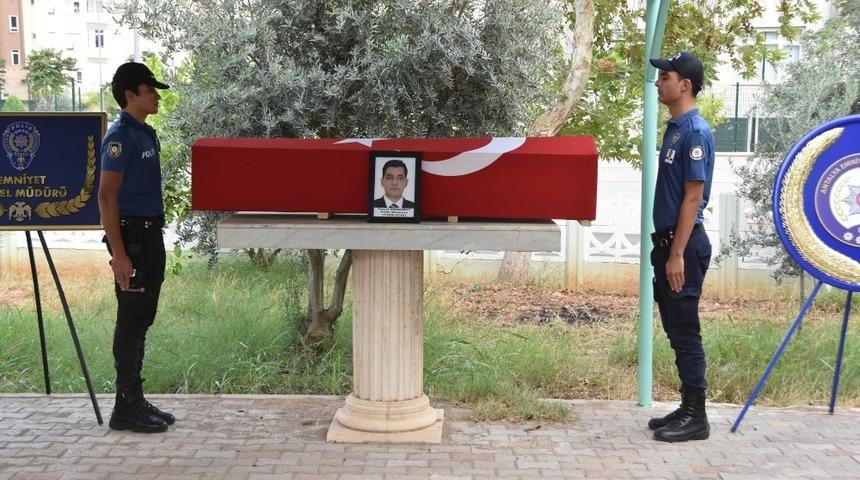 Polis memuruna Antalya&rsquo;da veda