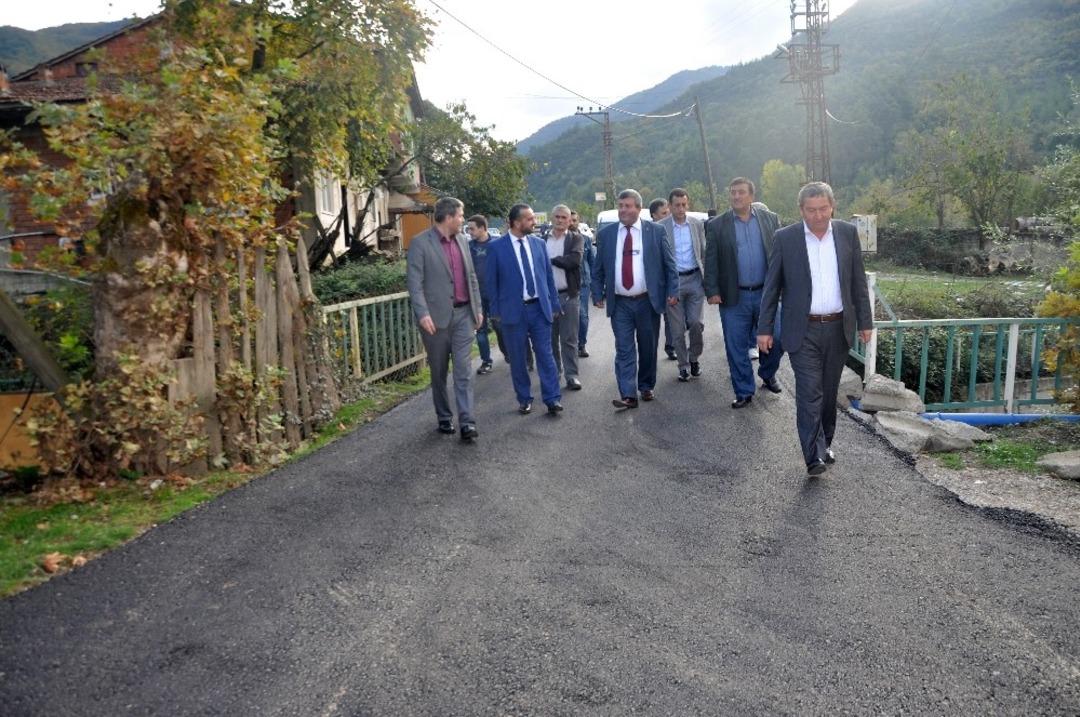 Yenice&rsquo;de k&ouml;ylerinde sıcak asfalt başladı