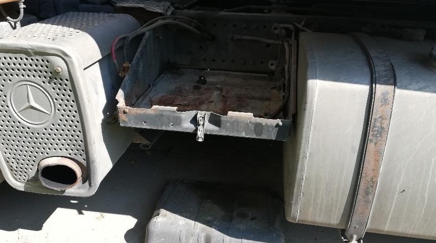 Park halindeki tırın aküleri çalındı