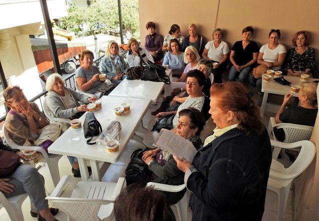 Çeşmeli CHP’li kadınlar aşure gününde buluştu