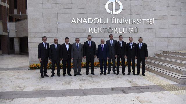 ETO Başkanı, Prof. Dr. Çomaklı’yı ziyaret etti
