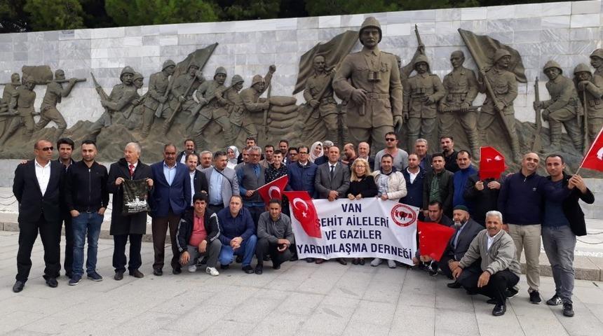 Şehit ailelerinden &Ccedil;anakkale gezisi