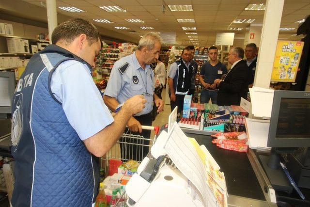 Zabıtasında ekiplerinden fiyat ve gramaj denetimi