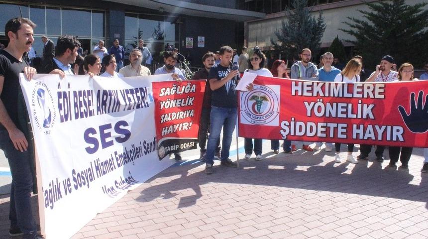 Doktor Hacıosman&rsquo;ın &ouml;ld&uuml;r&uuml;lmesine tepki