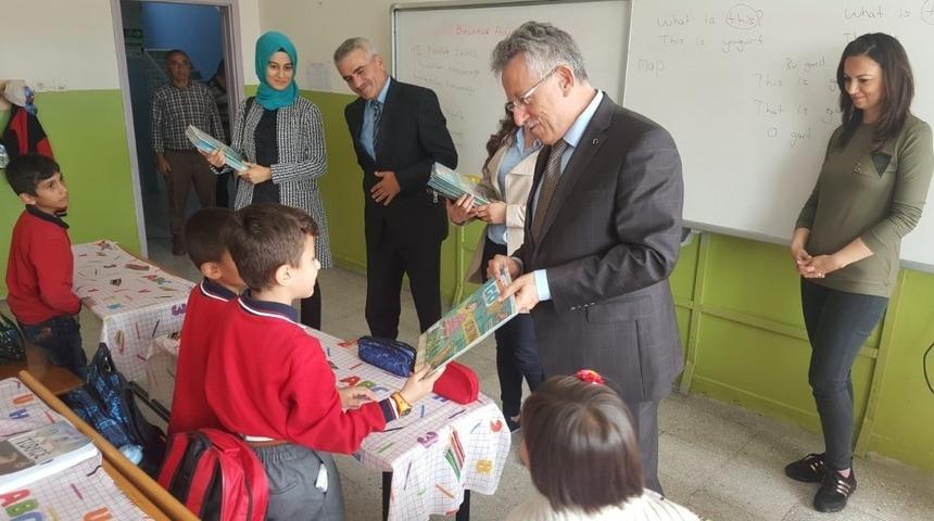 Yozgat&rsquo;ta &ouml;ğrencilere &ccedil;ocuk dergisi dağıtıldı