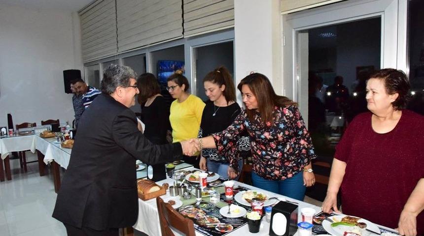 Başkan Can, m&uuml;zisyenlerle bir araya geldi