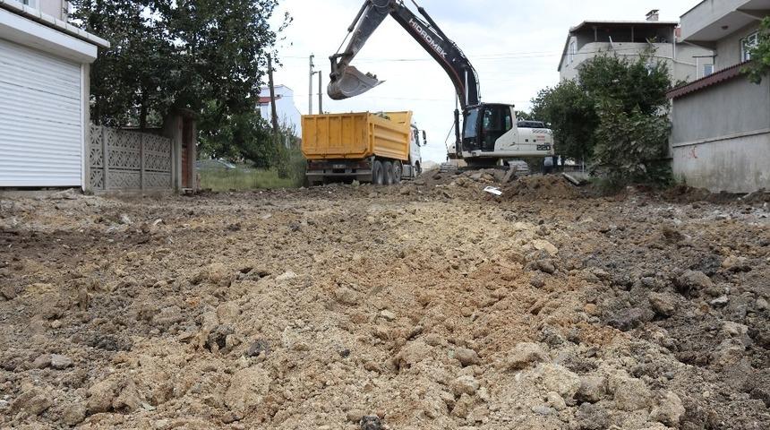 Ergene’de asfalt öncesi yol kazı çalışmaları