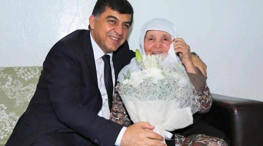 Fadıloğlu&rsquo;ndan d&uuml;nya yaşlılar g&uuml;n&uuml; ziyareti