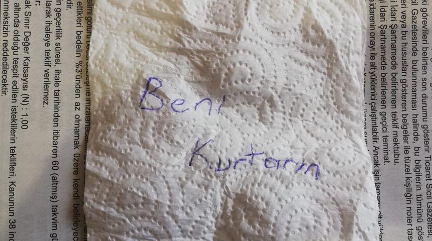 Peçeteye yazdığı not sayesinde kurtarıldı