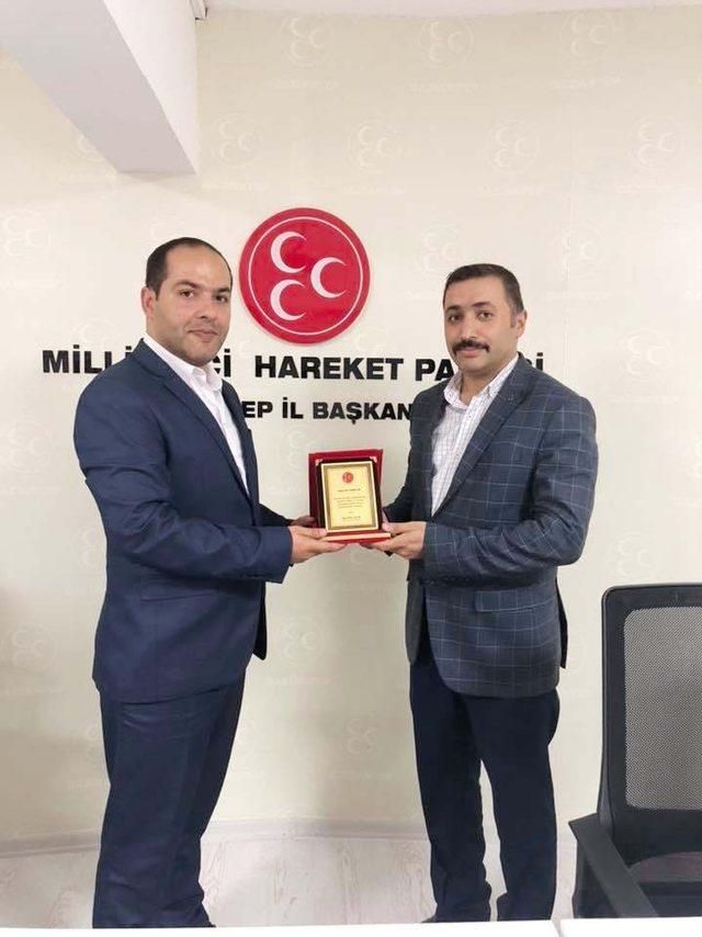 MHP İl Başkanı Çelik il başkan yardımcılarını ödüllendirdi