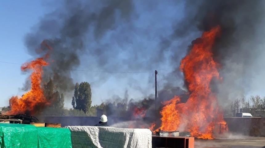 Toptancılar sitesinde korkutan yangın