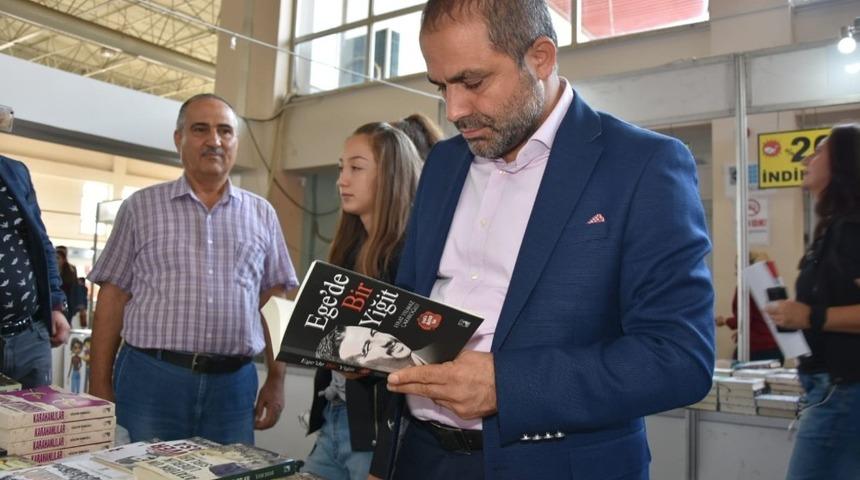 Başkan U&ccedil;an: "&Ccedil;ocuklarımıza okuma alışkanlığı kazandırmalıyız"