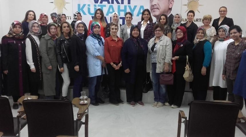 MHP İl Kadın Kolları Başkanlığı&rsquo;ndan AK Parti İl Kadın Kolları Başkanlığı&rsquo;na ziyaret