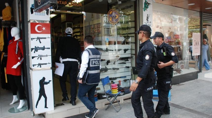 Av bayisi denetimde &ldquo;fişek&rdquo; fiyatından dert yandı