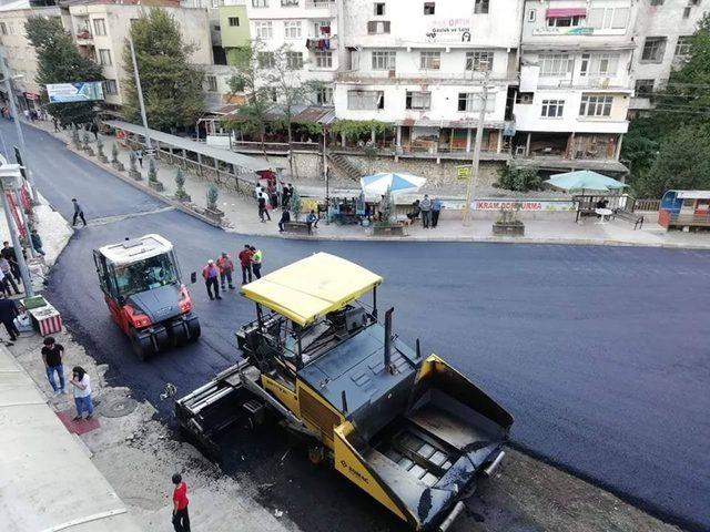 Kumru sıcak asfalta kavuştu