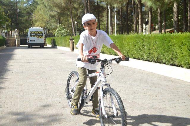 ‘Kırmızı Düdük’ kampanyasından bisiklet kazandı