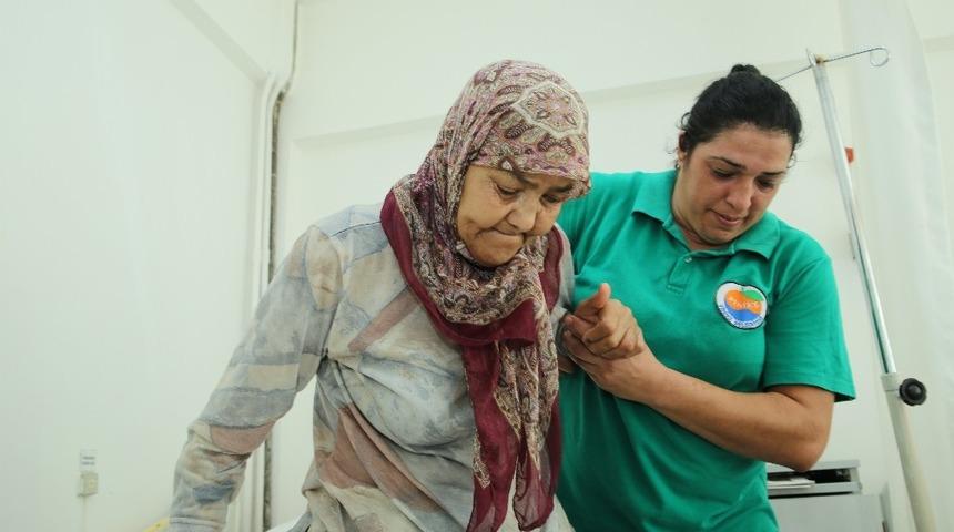 Finike&rsquo;de refakat&ccedil;i hizmeti uygulaması başladı