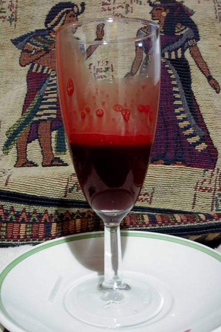 Kan içip, tabutta yatıyor! Her biri aramızda dolaşıyor G4