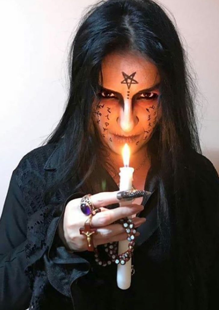 Kan içip, tabutta yatıyor! Her biri aramızda dolaşıyor G1