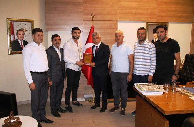 Cizreli esnaflardan Kaymakam ve Belediye Başkanı Arıcan’a teşekkür ziyareti