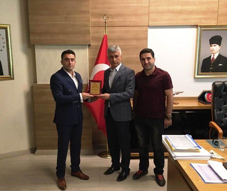 Cizreli esnaflardan Kaymakam ve Belediye Başkanı Arıcan’a teşekkür ziyareti