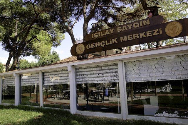 Gençler, Işılay Saygın Gençlik Merkezi’ni sevdi