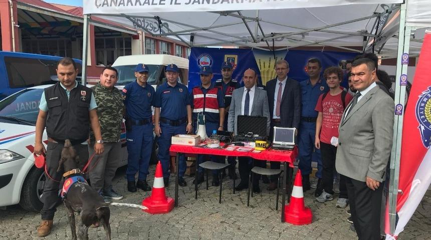 Biga&rsquo;da kurumlar &ouml;ğrencilerle buluşuyor