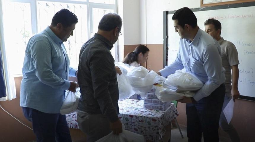 TOBB, MTSO işbirliği ile 800 &ouml;ğrenciye kırtasiye yardımı yapıldı