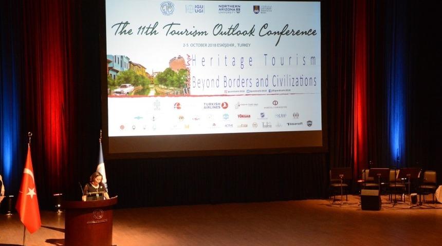 Anadolu &Uuml;niversitesi&rsquo;nde &ldquo;Sınırların ve Medeniyetlerin &Ouml;tesinde Miras Turizmi&rdquo; konuşuldu