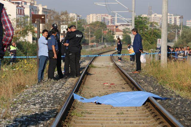 Hemzemin geçitte tren çarpan 4 çocuk annesi öldü