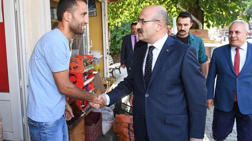 Vali Demirtaş Feke&rsquo;de sorun dinledi