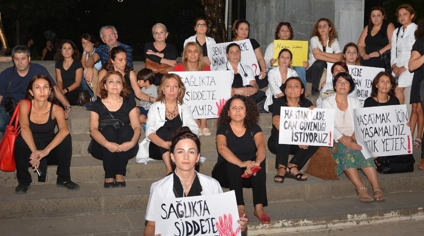 Kadın Hekim Platformu&rsquo;ndan hekime şiddete sessiz tepki