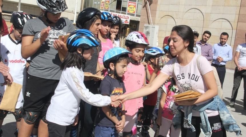 Hakkari&rsquo;de &ldquo;Sağlık İ&ccedil;in Y&uuml;r&uuml;yoruz&rdquo; etkinliği