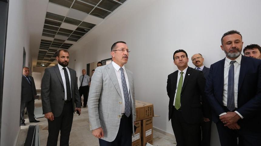 Rekt&ouml;r Bağ, enstit&uuml; binasını yerinde inceledi