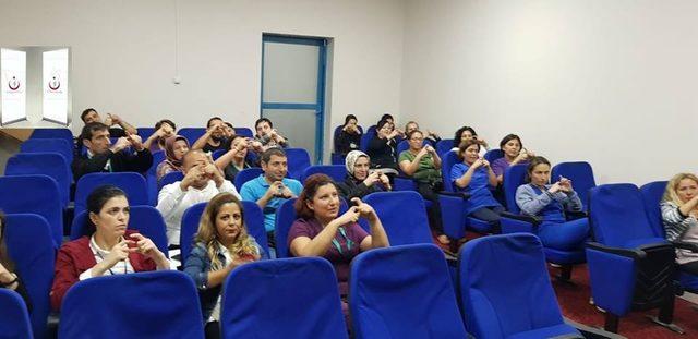 Yalova Devlet Hastanesi personeline işaret dili eğitimi