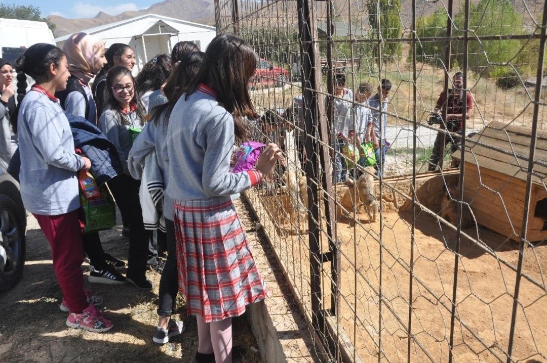 Bitlis&rsquo;in b&uuml;y&uuml;k y&uuml;rekli &ccedil;ocukları