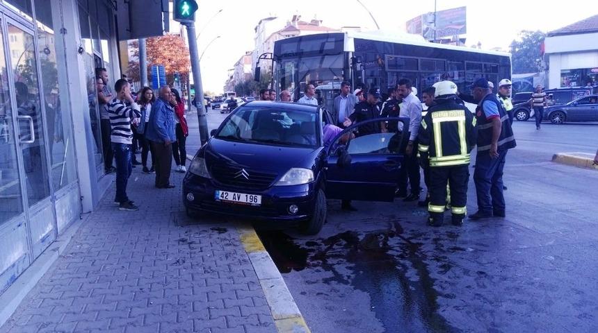 Karaman&rsquo;da yan yatan otomobilin s&uuml;r&uuml;c&uuml;s&uuml; yaralandı