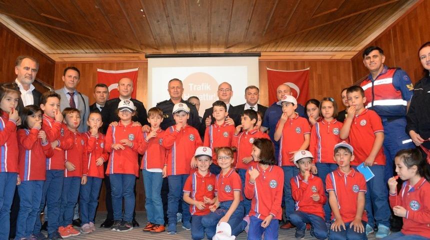 Boz&uuml;y&uuml;k&rsquo;te "Bu Yolda Hep Birlikteyiz" projesi hayata ge&ccedil;irildi