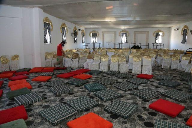 Odunpazarı Belediyesi camileri ve cem evini ilaçladı