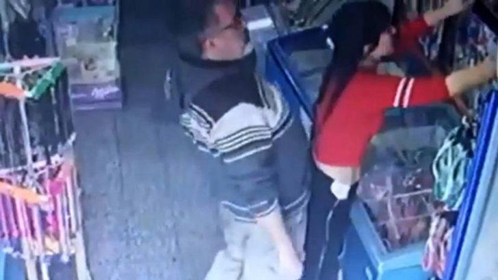 Sapık adam yakayı ele verdi! Genç kız arkasını dönünce... G3