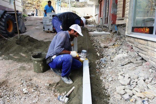 Cumhuriyet Caddesi hızla şekilleniyor