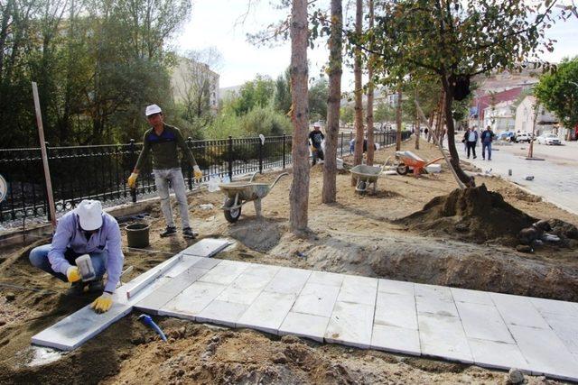 Cumhuriyet Caddesi hızla şekilleniyor