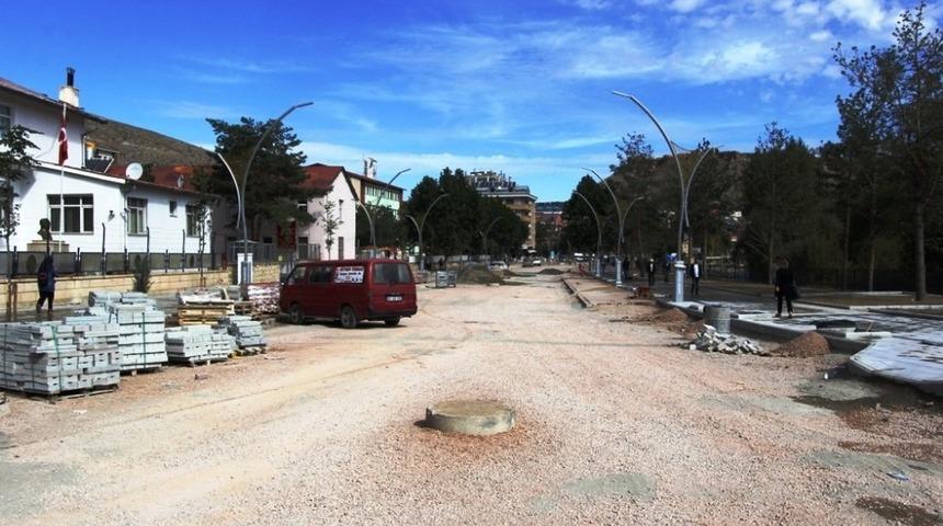 Cumhuriyet Caddesi hızla şekilleniyor