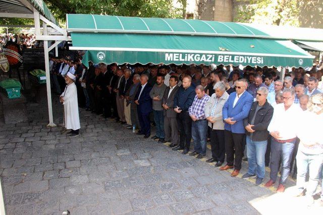 Silahlı saldırıda hayatını kaybeden dernek başkanı son yolculuğuna uğurlandı