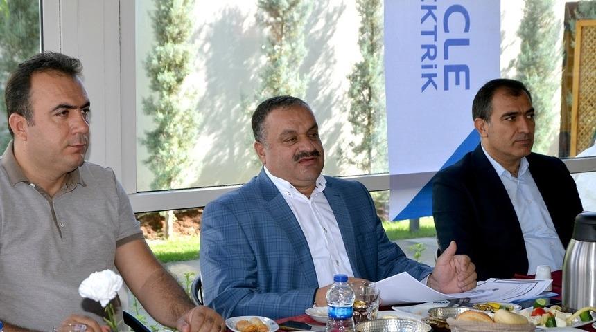 Dicle Elektrik Y&ouml;neticileri basın mensupları ile sohbet toplantısında buluştu